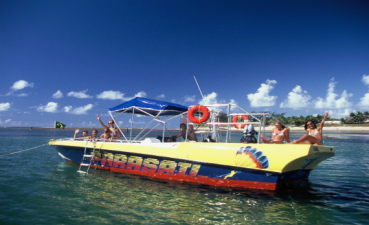 Passeio de Lancha c/ Banana Boat & Mergulho c/ Snorkel